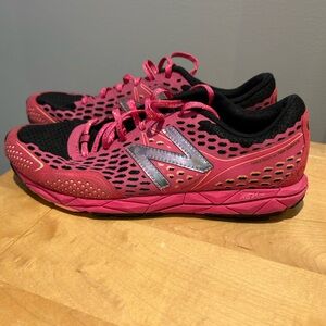 New Balance Women's Pink and Black Athletic Shoes